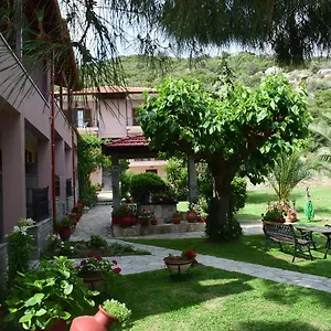 https://house-evristhenis-2.hotelschalkidiki.net